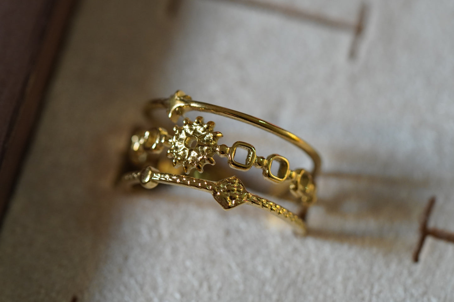 Tye Ring