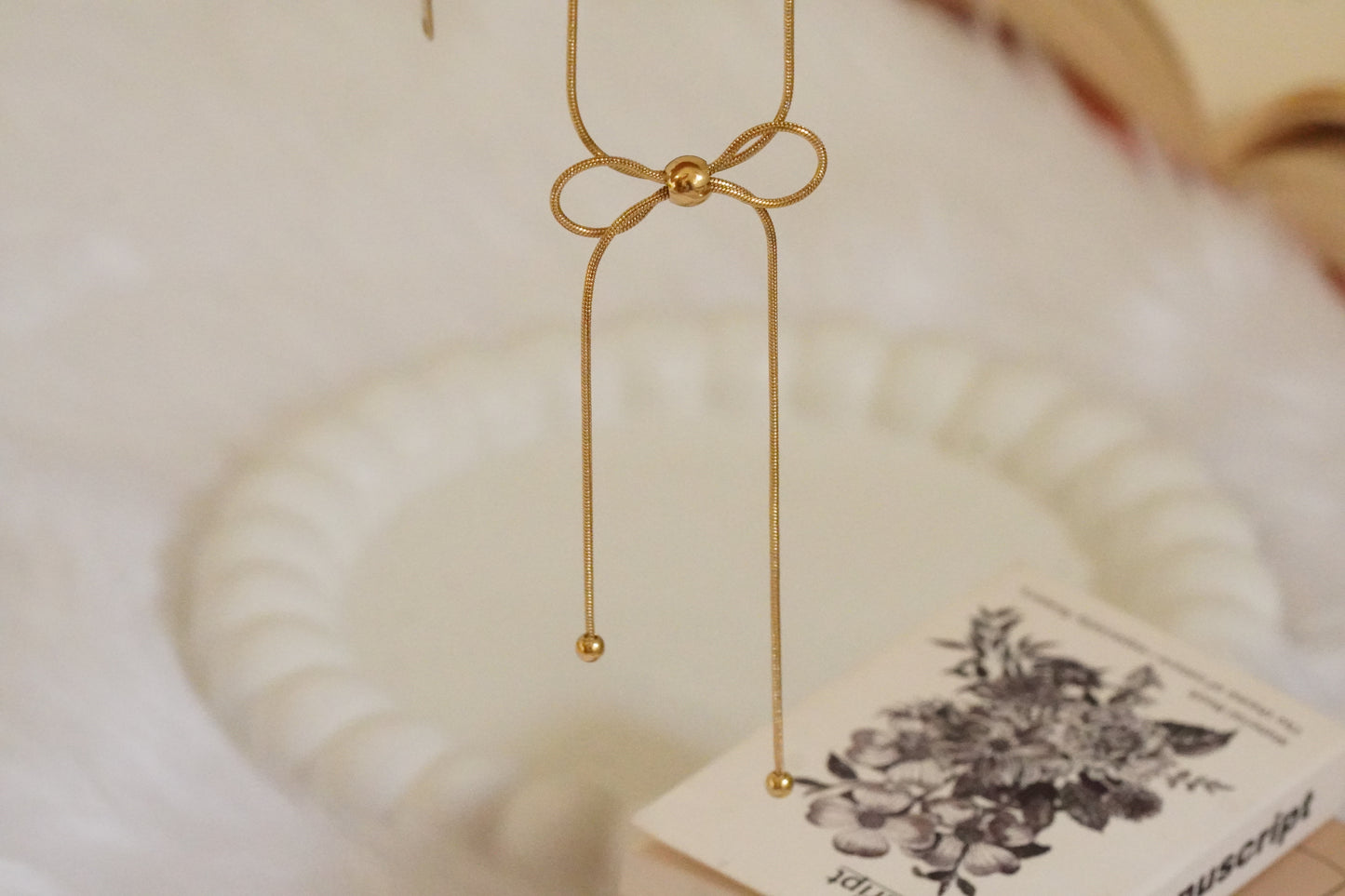Ribbon Necklace