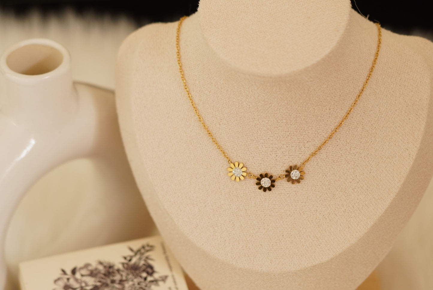 Daphne Necklace
