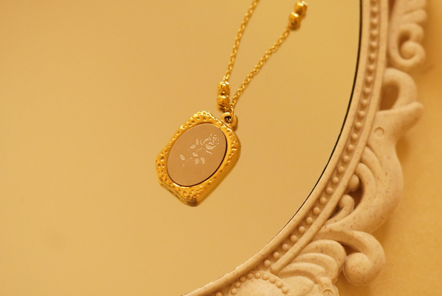 La Vie En Rose Necklace