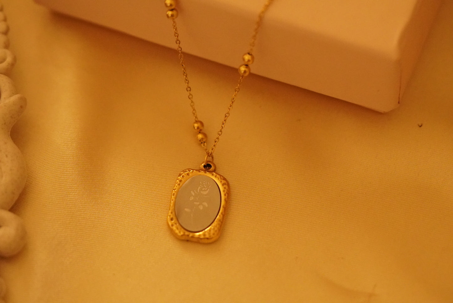 La Vie En Rose Necklace